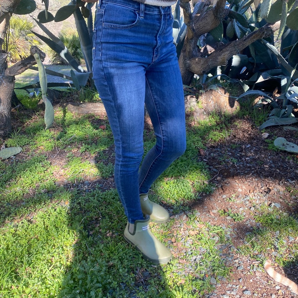 American Eagle skinny jeans
